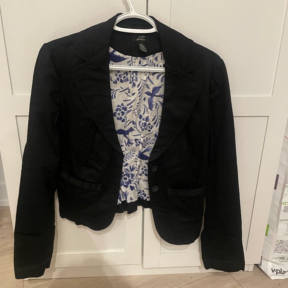 Black Cropped Blazer - Picture 1 of 2
